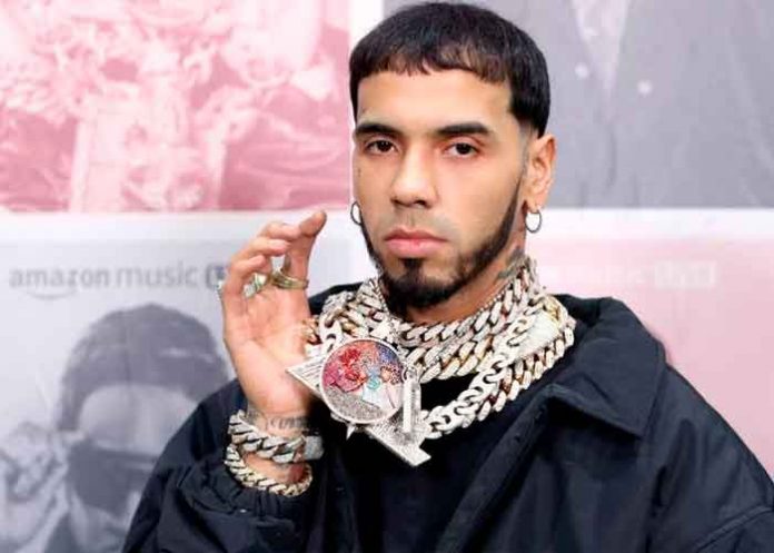 2 'Fue cuestión de vida o muerte' Someten a cirugía de emergencia a Anuel AA