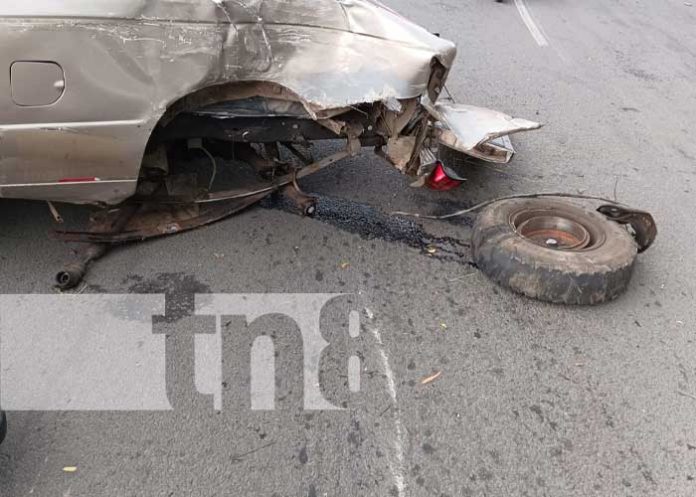 2 Foto: Fallas mecánicas de una camioneta causan accidente en Managua / TN8