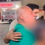 Gaza: Médico abraza el cadáver de su nieto tras bombardeo Médico en Gaza llora por su nieto /cortesía