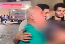 Gaza: Médico abraza el cadáver de su nieto tras bombardeo Médico en Gaza llora por su nieto /cortesía
