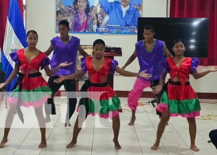 2 VIII Maratón de Poesía y Canto en celebración de la Autonomía