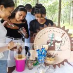 Foto: Jóvenes y adultos de Nandaime exhiben creatividad en feria de proyectos de vida/TN8