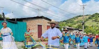 Foto: San Rafael del Norte tiró la casa por la ventana con el inicio de sus fiestas / TN8