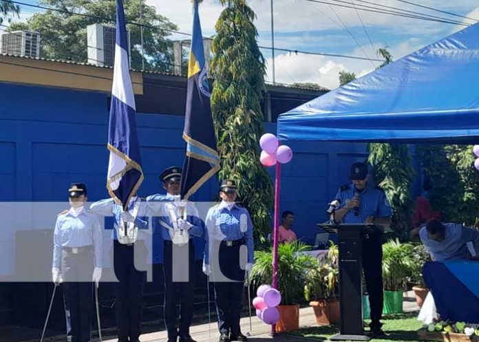 Policía Nacional continúa con la lucha por los derechos de la mujer en Granada