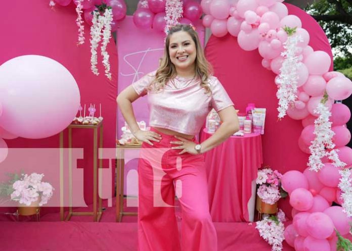 2 Foto: Marcela y Joseling, Las Mañaneras presentan sus tiendas de ropa y cosméticos / TN8