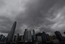 Foto: Koinu Azota Hong Kong: Continúa la Tormenta Tras el Tifón Saola / Cortesía