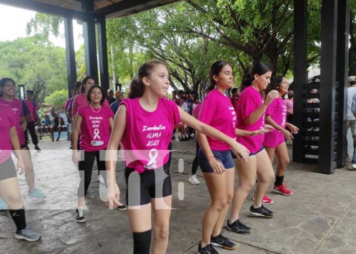 3 Juventud de Managua realizan zumbatón contra el cáncer de mama
