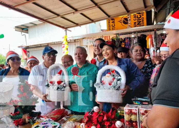 3 Foto: artículos navideños en el mercado Mayoreo /cortesía