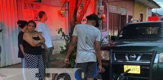 Foto: Motociclista lesionado al impactar contra una camioneta estacionada en Juigalpa, Chontales/TN8