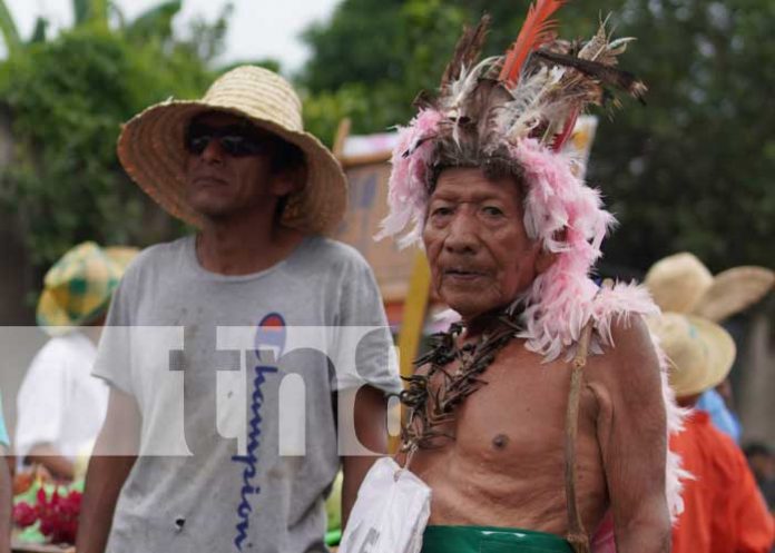 Foto: Torovenado de Monimbó recorre las calles lleno de algarabía y tradición / TN8