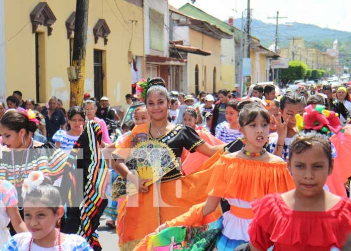 Foto: Romería de inditas en saludo el 17 de octubre victorioso de 1977 en Masaya/TN8