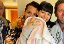 Nodal y Cazzu posan por primera vez junto a su bebé