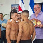 Kevin Vivas y René Santiago cumplen en la báscula kevin, vivas, rené, santiago, boxeo,