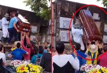 «Clase caballada» En pleno funeral cuerpo se sale del ataúd (VIDEO) Cae ataúd en pleno funeral y el cuerpo se sale del féretro