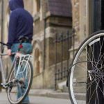 Hombre se lleva tremenda «sopa de muñeca» al intentar robar una bicicleta Ladrón se lleva una golpiza al intentar hurtar una bicicleta