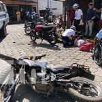 Choque de motorizados en una intersección en Las Torres, Managua Foto: Colisión de dos motos en Managua / TN8
