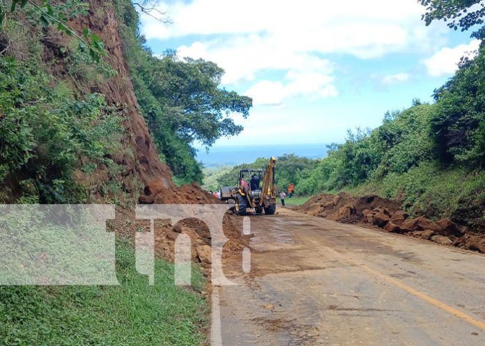 derru-1 Foto: Deslizamiento de tierra en una zona de El Crucero-San Rafael del Sur / TN8