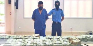 Foto: Incautación de dólares por parte de la Policía Nacional