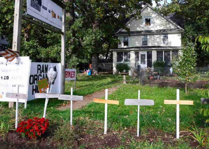 Anciano en EE.UU. mata a puñaladas a un niño de 6