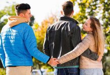 Chica confiesa en «mar de llanto» que nunca ha podido ser fiel a sus parejas Mujer confiesa que nunca le ha podido ser fiel a sus parejas