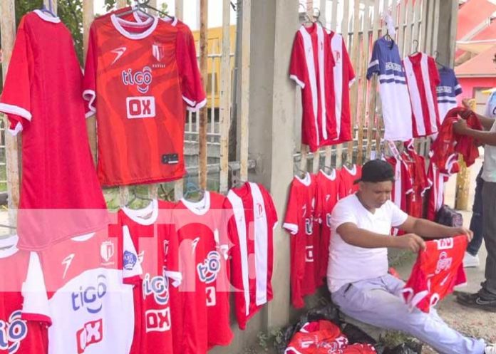 Foto: Venta de camisetas del Real Estelí / TN8