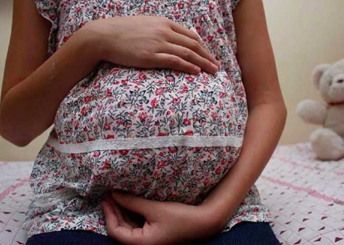 Niña víctima de violación se niega a abortar 