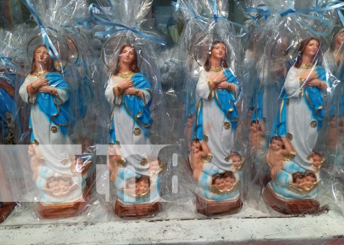 grite-nav-1 Foto: Productos de La Purísima y Navidad abundan en comercios de Managua / TN8