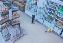 En India niña de 4 años muere electrocutada al abrir un refrigerador «descalza» Niña de 4 años fallece electrocutada en India