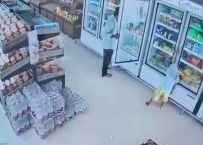 Niña de 4 años fallece electrocutada en India