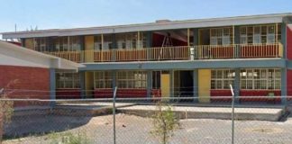 Alumno apuñala por la espalda a su profesora en México