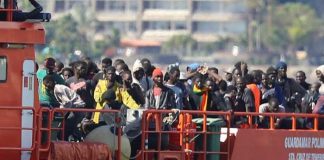 Foto: Migrantes llegan a Canarias