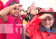 ¡Lindos! Niños y niñas fueron bomberos por un día en Estelí Foto: Niñez por un día fue bombero en Estelí / TN8