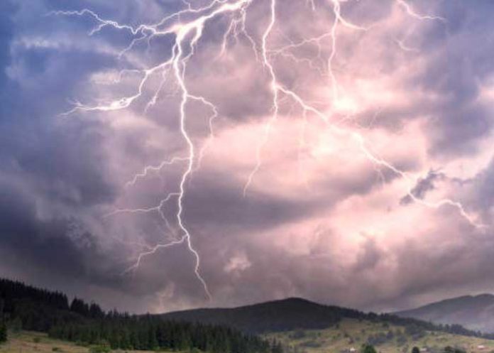 Mueren al ser impactadas por un rayo en Colombia