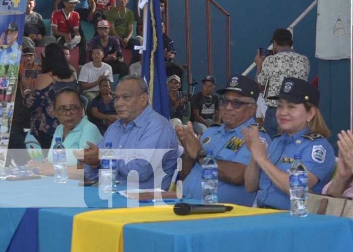 Foto: Asamblea de seguridad con la policía en Rivas / TN8