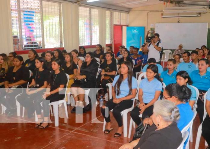 Curso de reparación de celular en las escuelas de oficios