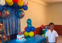 Conmovedor: Niños organizan fiesta a compañerito de clase de bajos recursos Alumnos organizan fiesta a compañero de clase y llora de alegría