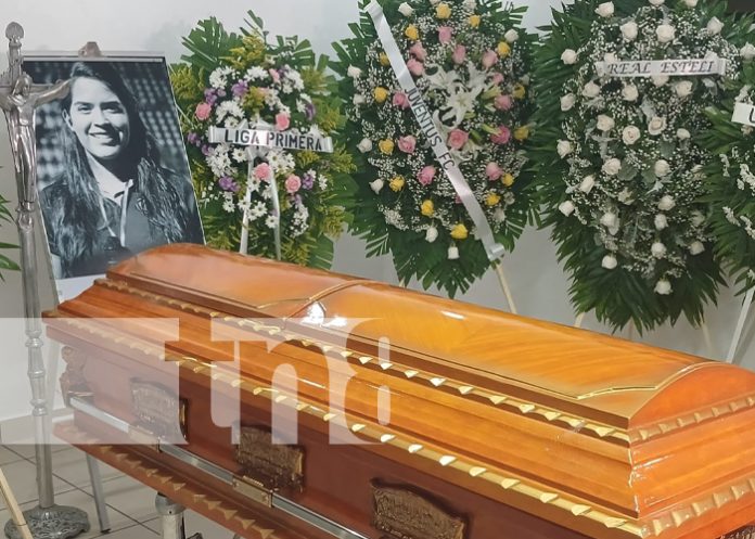 Foto: Homenaje póstumo a Virginia Lovo / TN8