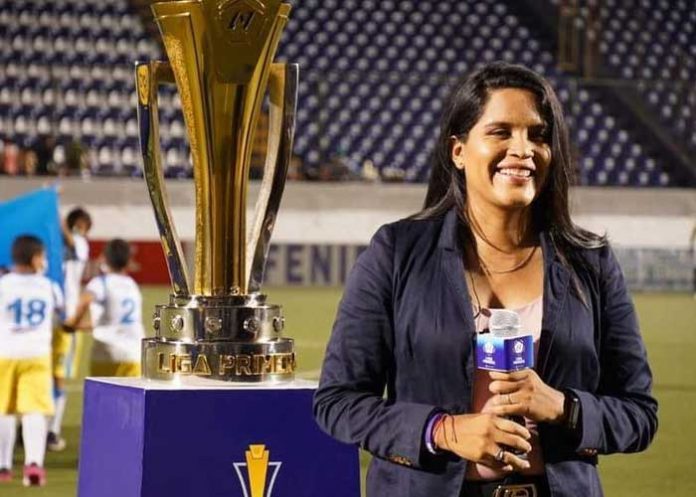 Foto: Virginia Lovo, destacada cronista del fútbol en Nicaragua