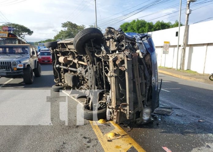 vuel-02 Foto: Vuelcos de microbuses en dos puntos de Managua / TN8