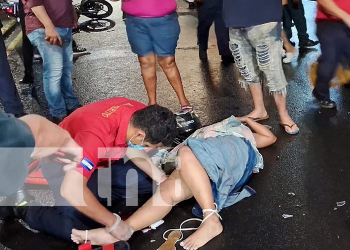 1 Foto: Motociclista y acompañante en estado crítico tras impactar contra una camioneta en Managua/TN8
