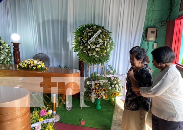 Foto: Velan por dos días a familia chinandegana que falleció tras incendio en España / TN8