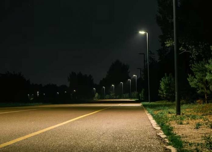 Foto: Pareja protagoniza espectáculo en plena vía pública al estilo de Pimpinela / Cortesía