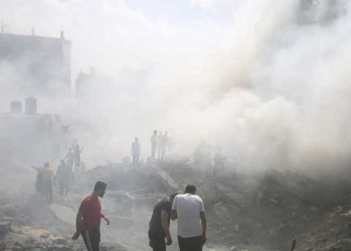 Foto: Viejos los libros de Historia A raíz de la guerra contra el Pueblo de Gaza Palestina/Cortesía