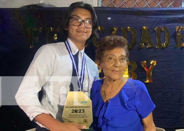 Jeiby Bonilla, estudiante que hace historia en Nandaime al ganar premio nacional