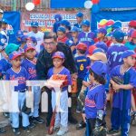 Niños de la academia Marines reciben material deportivo de béisbol en Villa el progreso Foto: Niños de la academia Marines reciben material deportivo de béisbol en Villa el progreso /Tn8