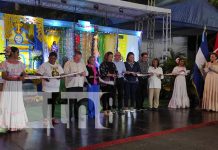 Inauguran exhibición de nuestros Santos patronos en la avenida Bolívar a Chávez Foto: Inauguran exhibición de nuestros Santos patronos en la avenida Bolívar a Chávez / TN8