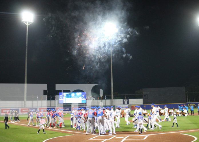 1 Foto: Una gran noche para los Masayas, abrió las puertas el Roberto Clemente / TN8