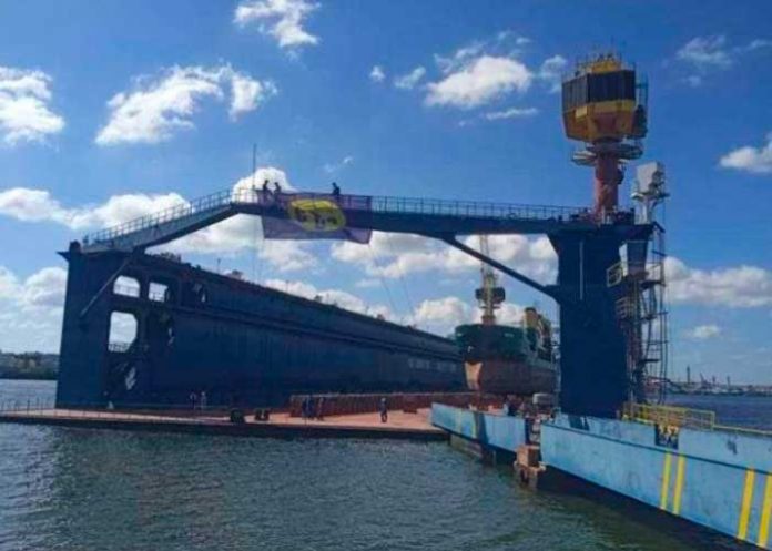 1 Foto: Cuba avanza en el comercio marítimo con el dique flotante más grande del Caribe/Cortesía