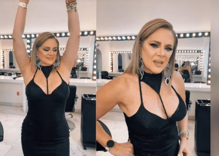 1 ¡Qué hermosa! Erika Buenfil presume su esbelta figura a sus 60 años