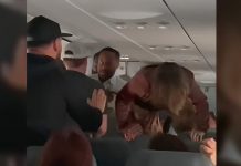 “El infierno está a punto de desatarse” Mujer poseída causó terror en pleno vuelo “El infierno está a punto de desatarse” Mujer poseída causó terror en pleno vuelo